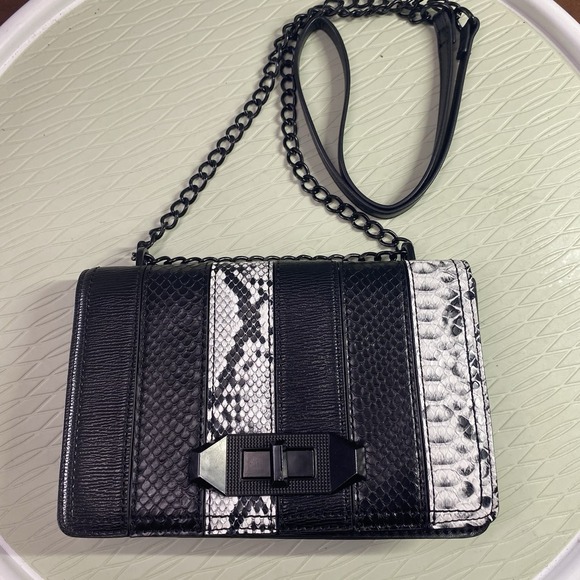 Aldo Crossbody Purse Black& White Animal Print Black Chain-strap22"from Shoulder - Picture 1 of 10